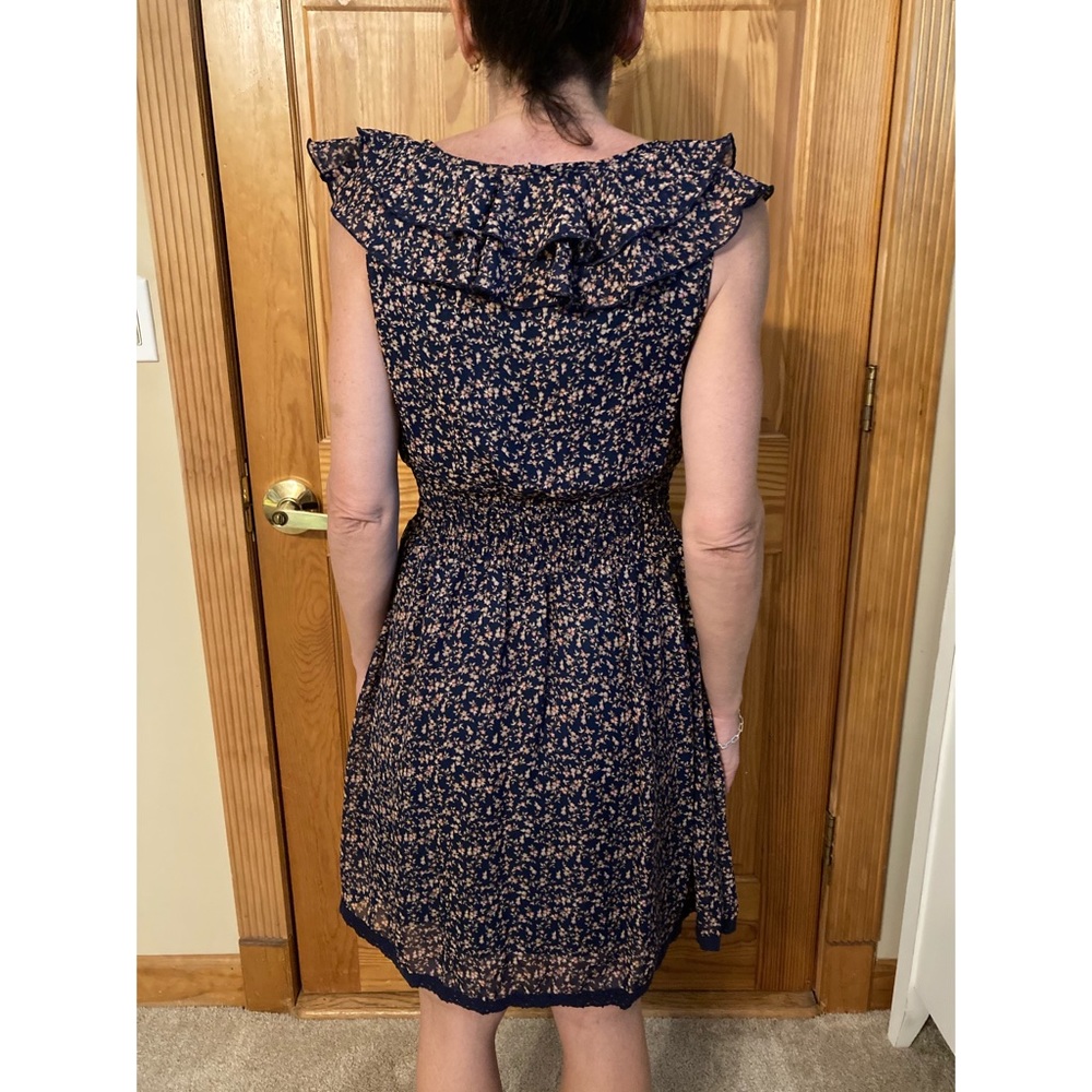 Floral Ruffle Dress 🌺 - Picture 2 of 3